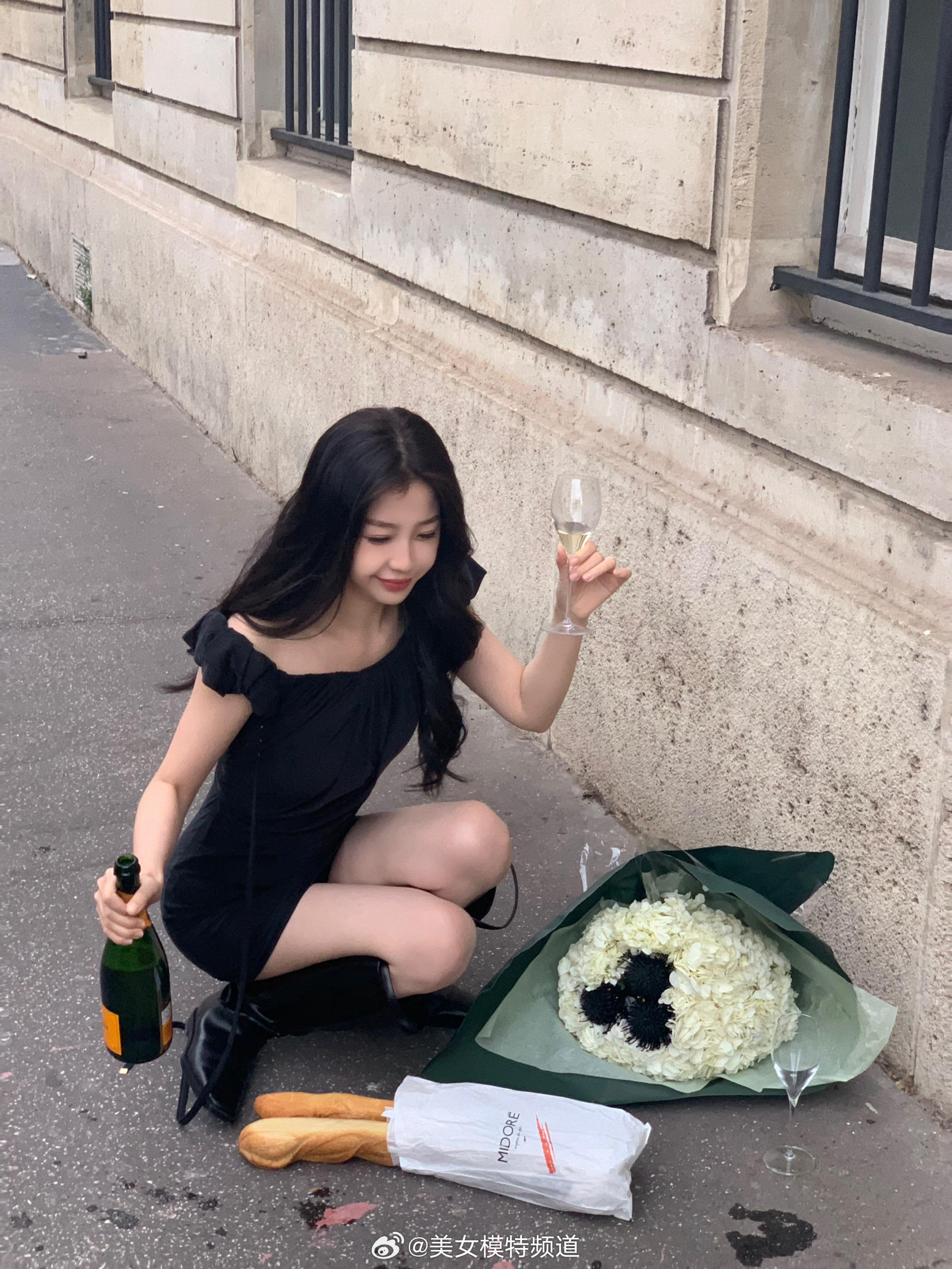 虞书欣浪漫街拍巴黎惬意的午后