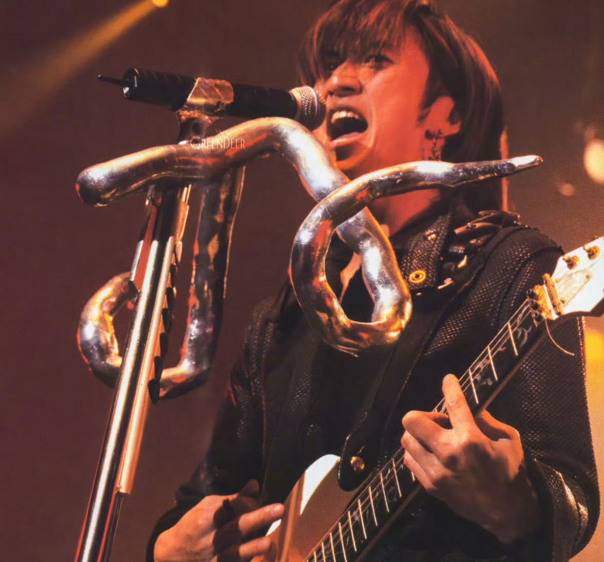 谢霆锋千禧年经典歌曲回顾，《谢谢你的爱1999》等金曲至今传唱