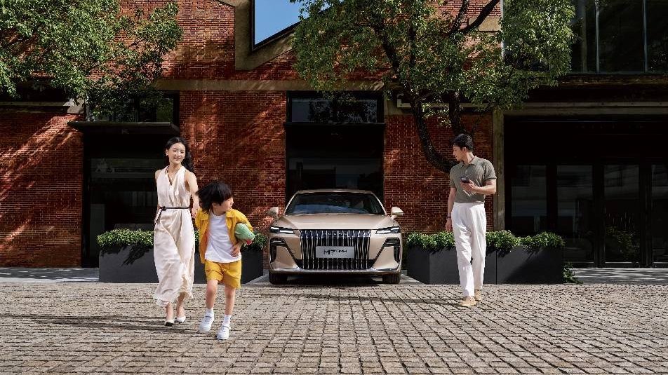 正式上市 长续航中大型豪华轿车——荣威M7 DMH价格杀到8.58万