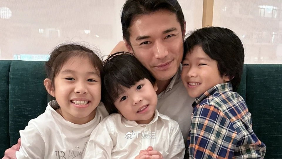 父母开始看子女脸色说话 父母变老的表现有哪些