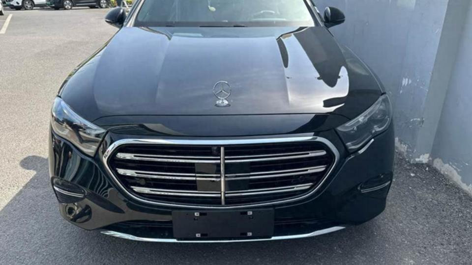 价格大幅度“跳水”，奔驰E级全系下调13万，30天卖出了10400辆