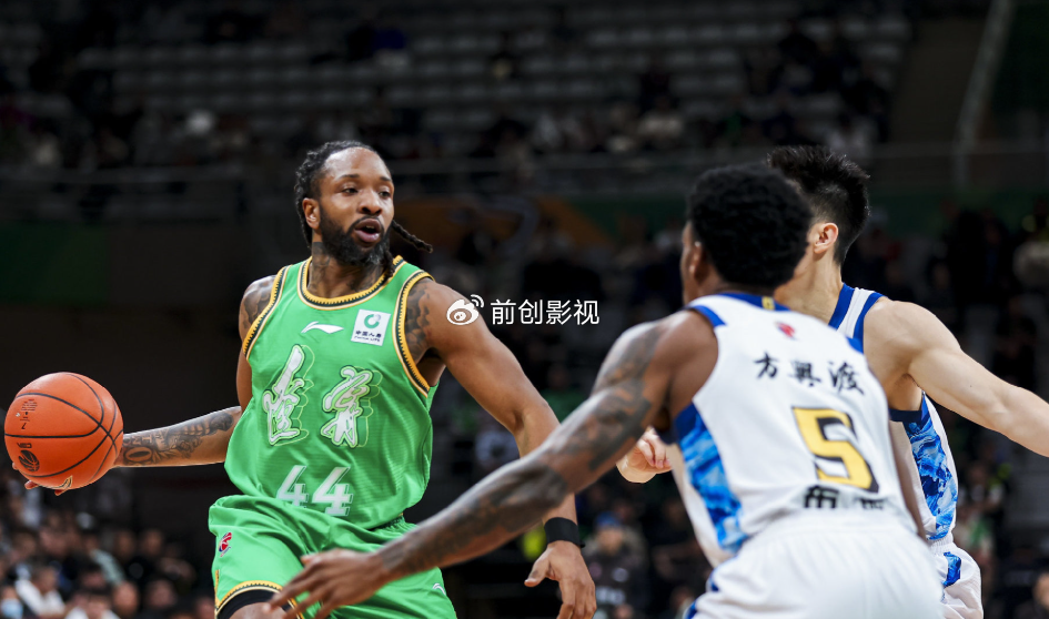 辽篮爆冷广厦三大功臣！威尔斯王岚嵚杀疯了：赵继伟让王博乱套了？