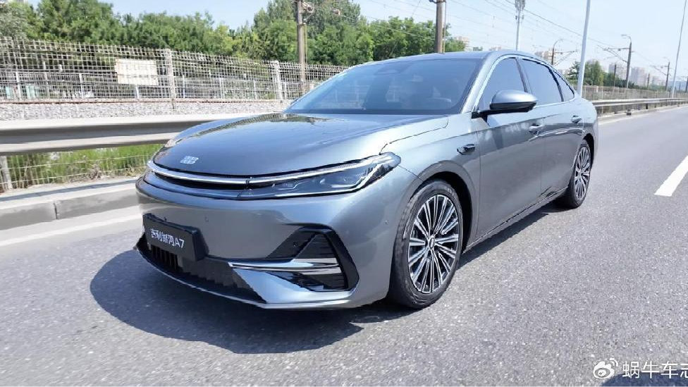 限时8.18万起！分享吉利银河A7的5个真实体验感，7个版本如何选？