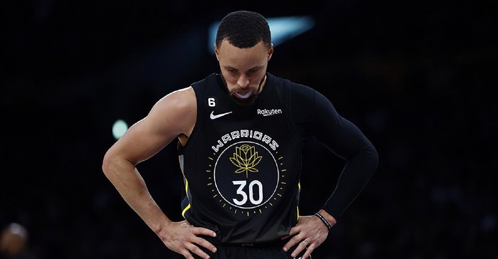 勇士主场大胜背后