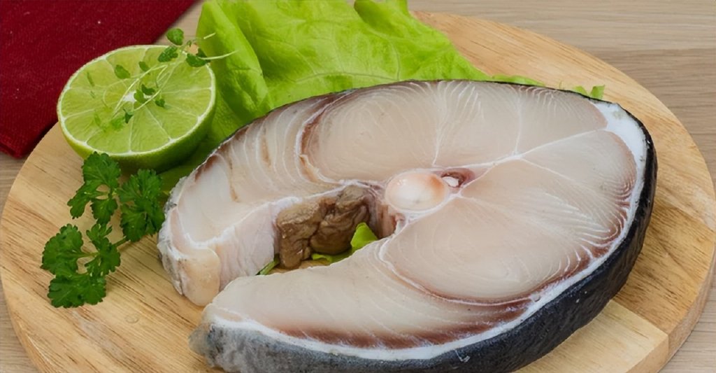 为什么人类只吃鱼翅，割了鱼翅的鲨鱼“放生”，不吃鲨...