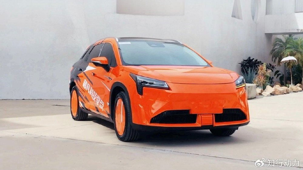 能蹦能跳，还能原地掉头，昊铂智慧数字底盘发布