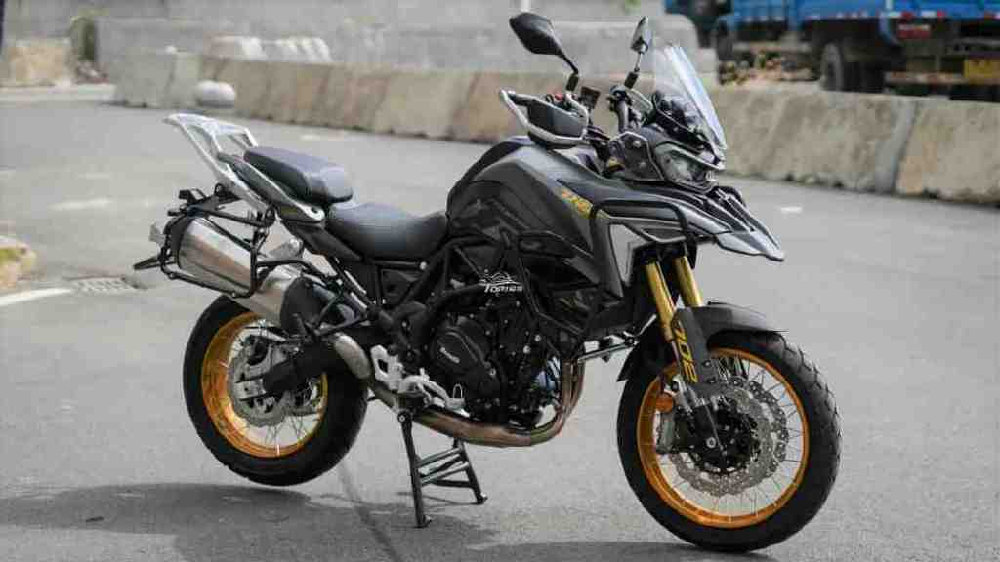 贝纳利也开始玩性价比！TRK702到店实拍，五万元级ADV最佳之选？