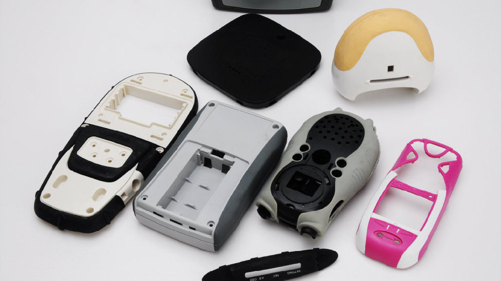 塑料机中子左右入芯一边快一边慢怎么调?