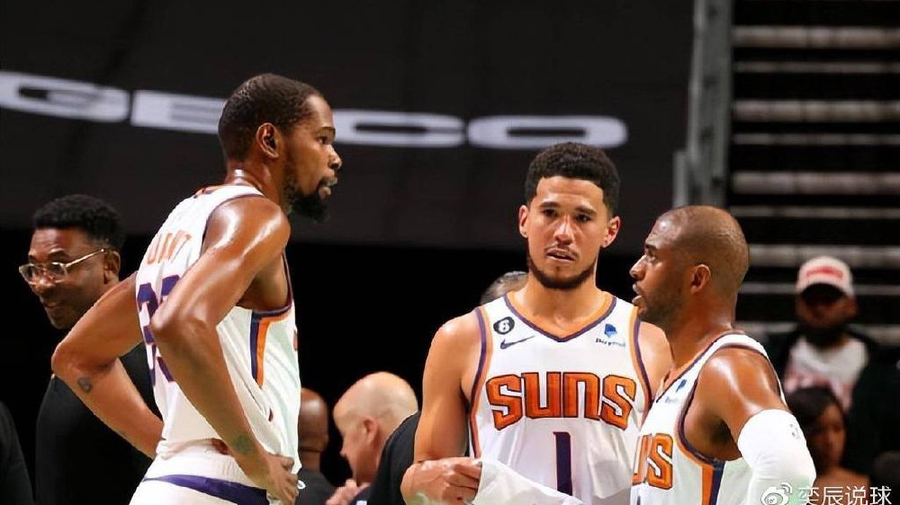  布克与杜兰特联手砍下70分 太阳双星闪耀NBA赛场