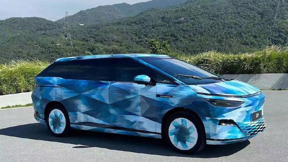 小鹏MPV曝光，这溜背造型，要么爆火，要么爆冷？