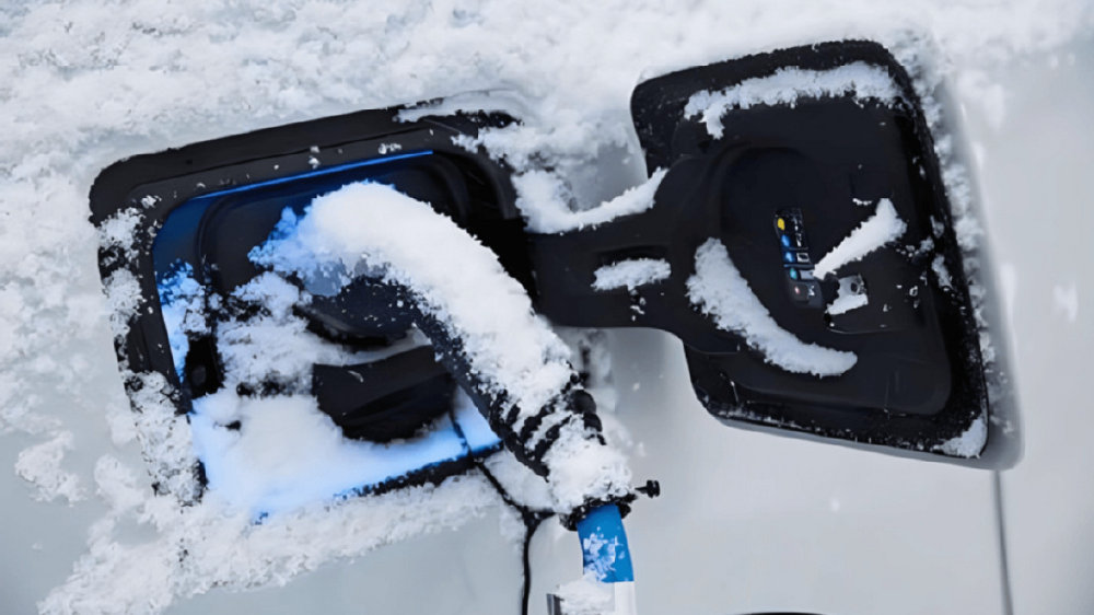 大雪扯下了纯电动车的遮羞布后，才懂得坚守长期主义的意义！