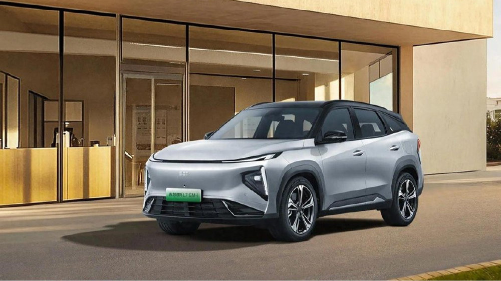 12万级混动SUV 宋Pro DM-i智驾版和银河L7 EM-i怎么选？