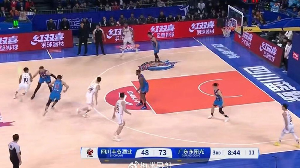 四连胜收官！广东宏远复苏之势难挡，杜锋三招可破上海″魔咒″