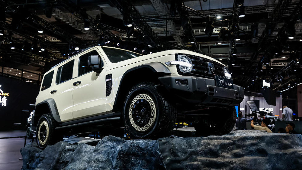 自研4.0T V8动力压阵，坦克300虎克版登台