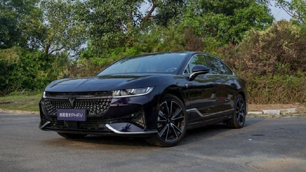 20万级插混轿车对决 领克10 EM-P和岚图追光PHEV谁更值得入手？