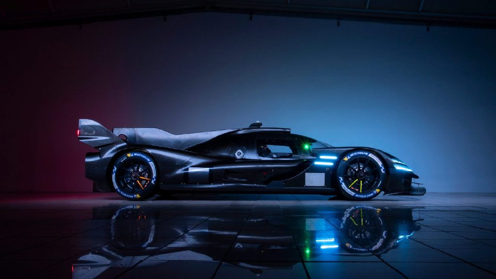 捷尼赛思Magma车队GMR-001赛车底盘完成组装