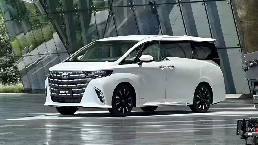 丰田埃尔法价格崩盘！加价不到3万就能提车？经销商快亏麻了