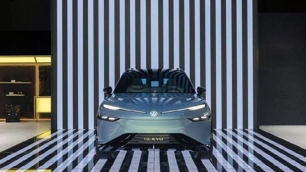 大众电车巅峰出击：用小鹏的智能打底，ID. EVO重塑“金标大众”