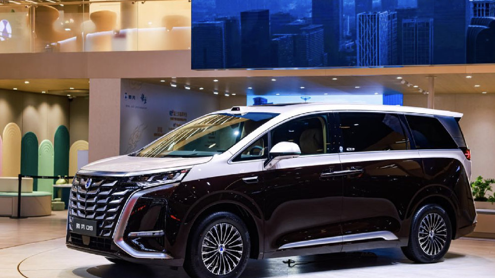 8月销售11993辆，D9至尊版上市，腾势汽车全明星矩阵闪耀成都车展