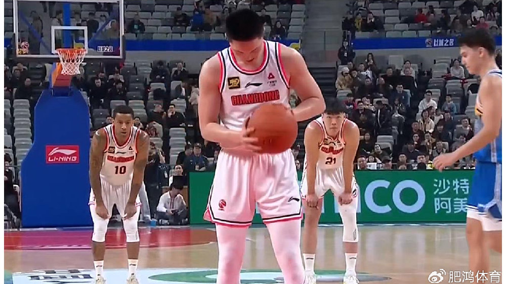 完爆胡明轩+碾压徐杰？广东最强分卫打成大腿，或被杜锋重用！