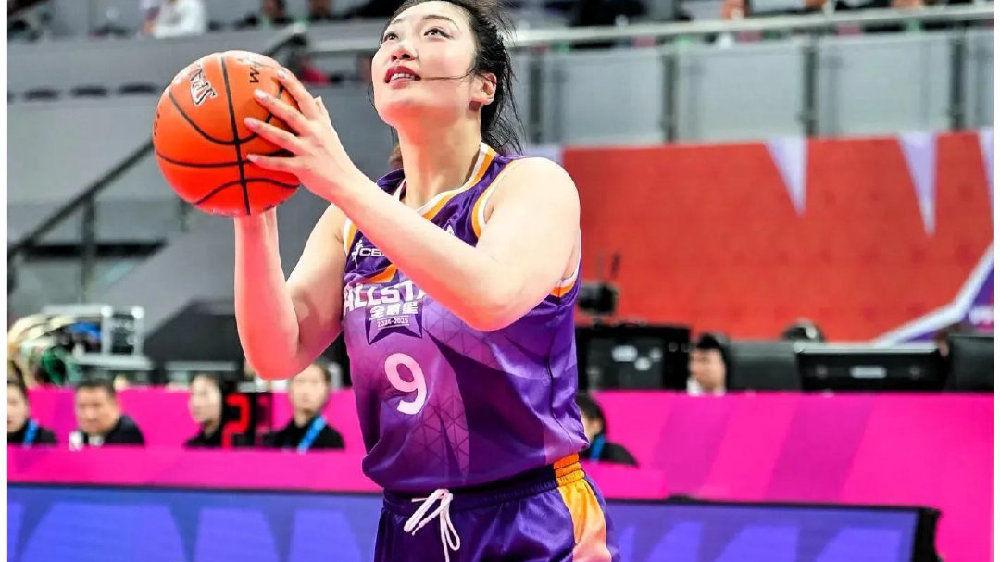 宫鲁鸣狠心弃用不止为伤病，三大原因让球迷炸锅，篮协的沉默没错