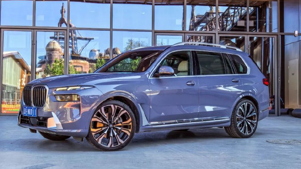 试驾中期改款宝马X7：大型SUV也能有驾驶乐趣！