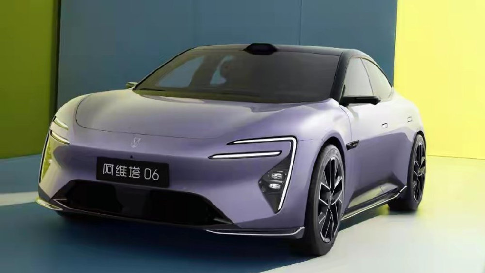 惊魂！阿维塔06自燃，宝马、奥迪惨变“陪葬”