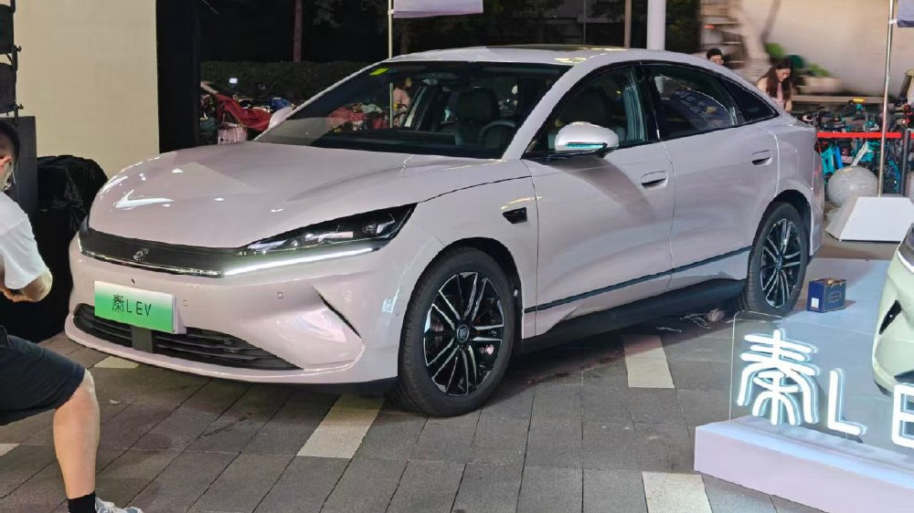 10万元级别的国民家轿，第二代秦PLUS、秦L EV双车上新