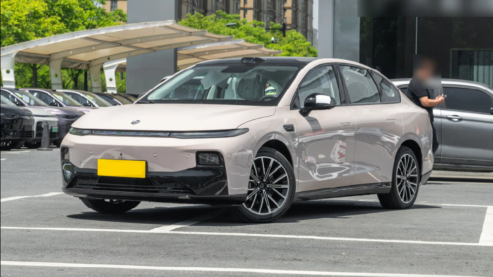 避开10万级纯电轿车选车坑，零跑B01的真实体验值得参考！