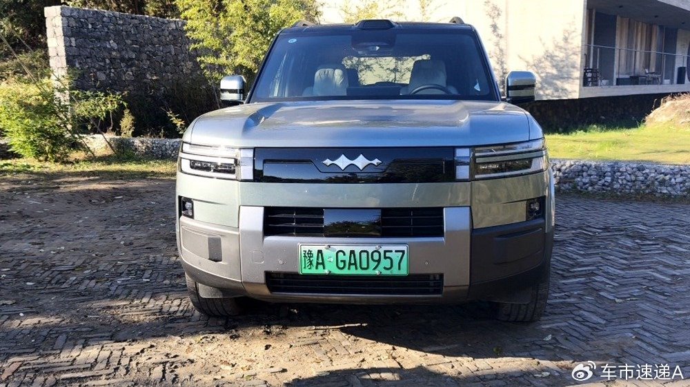 既有越野车的硬派，也有家用车的细腻，试驾方程豹钛7