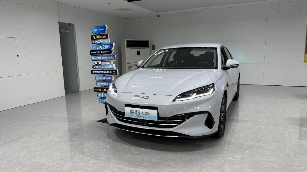 纯电续航升至128km！2026款海豹06 DM-i实拍，内饰升级，又要火？