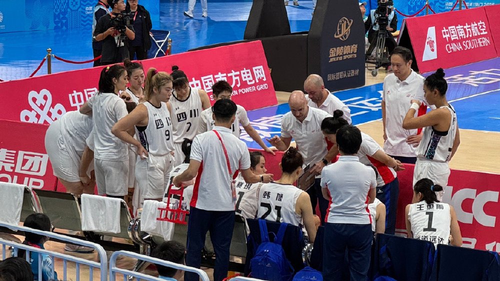 场均20分钟23+5！健康李梦就是国产第一锋线 全运会后或开启留洋