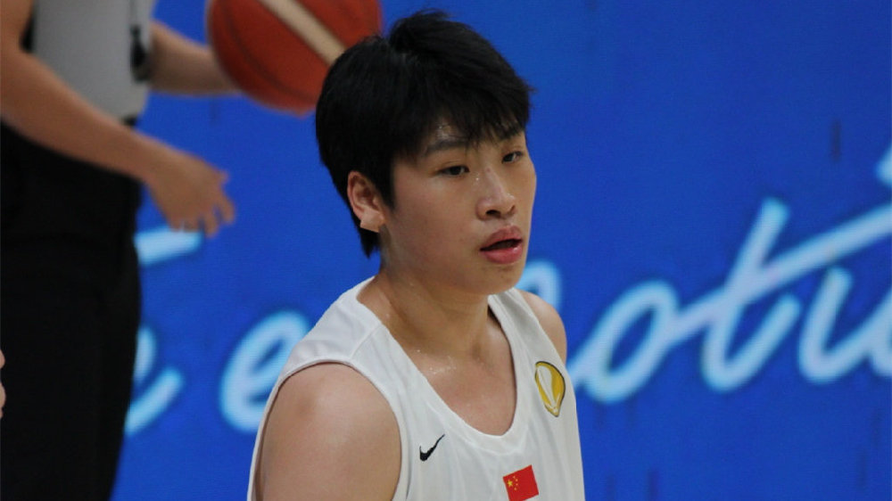 狂轰40+5！女篮25岁李月汝替身崛起冲冠：无惧韩旭+女版奥尼尔？