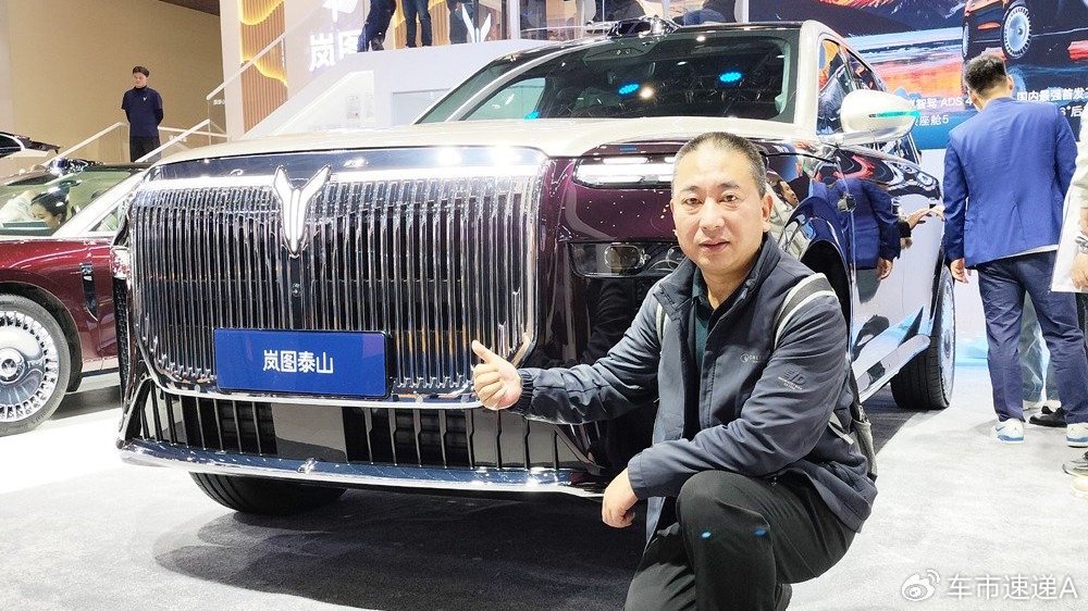 理想L9迎来新对手，岚图泰山，时尚与科技并存的大六座SUV