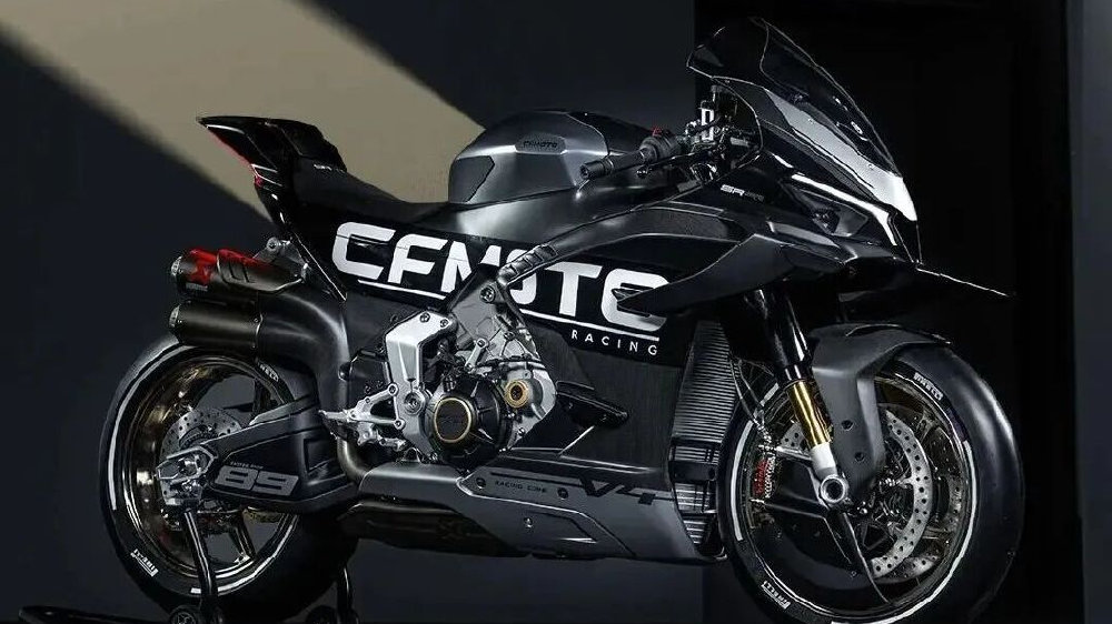 210匹，997cc，春风公升跑车 V4 SR-RR，这是奔着MotoGP去的吧