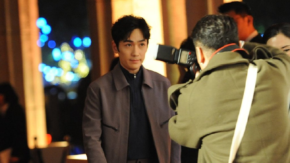 朱一龙双提金鸡影帝：从痞子痞帅到铁血战士的演技蜕变