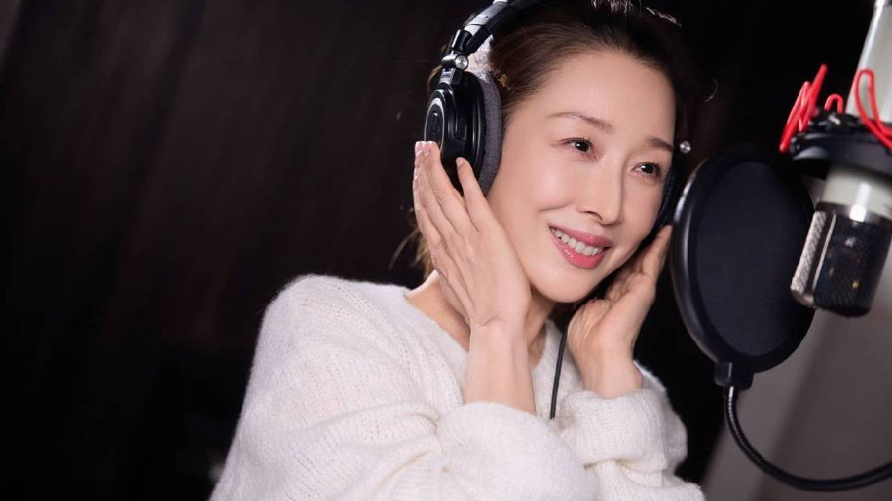 孙悦献唱人民空军成立76周年主题曲《守望》 以歌声传递家国情怀