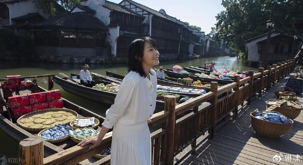 刘若英44岁自然怀孕启示录：当″奶茶″卸下光环，治愈了谁的生育焦虑？