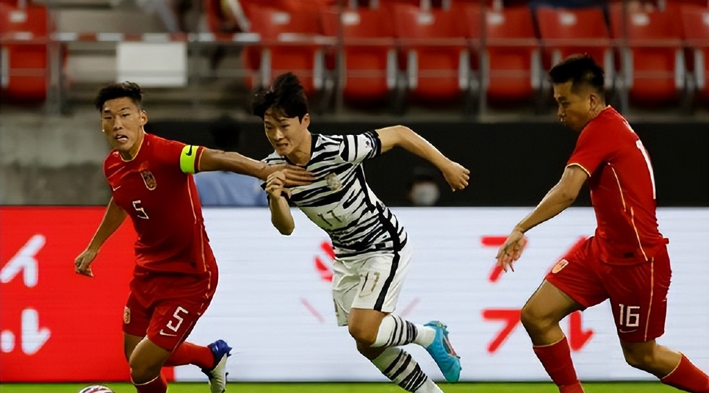 韩媒点名批评中国男足球员：有球员在场上没素质，比分是最好回击