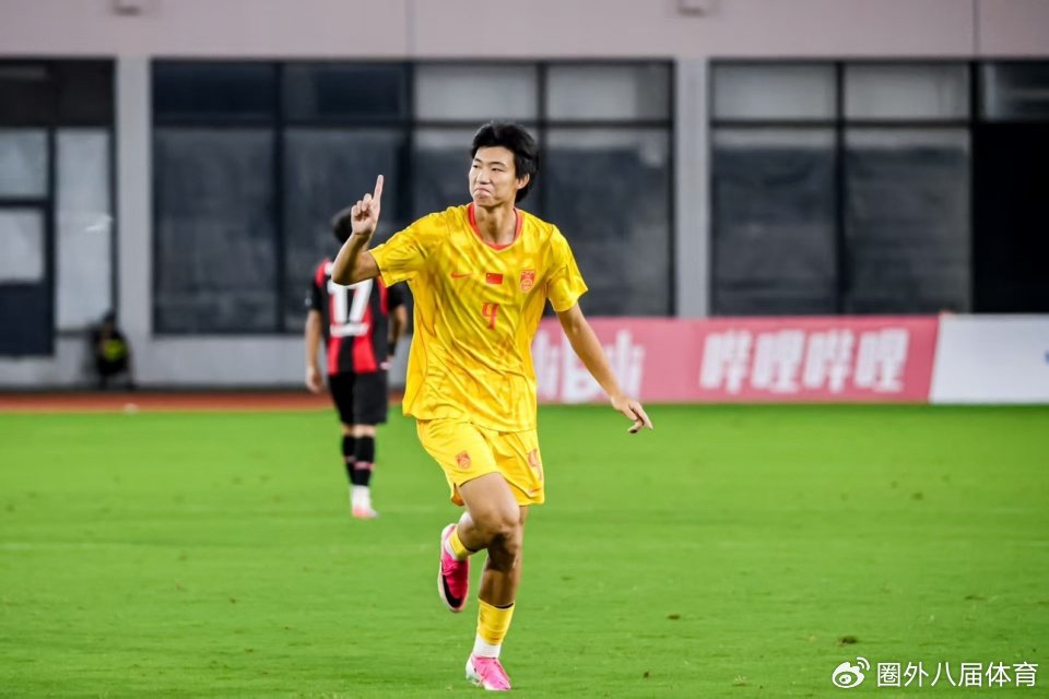 外国网友疯狂称赞赵松源：新伊布！中国足球要崛起了 8年内赢得世界杯