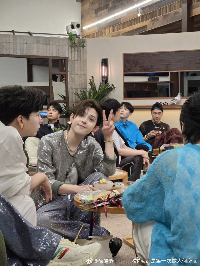 徐海乔在符龙飞生日之际送上真挚祝福，字里行间流露着对老友的关怀