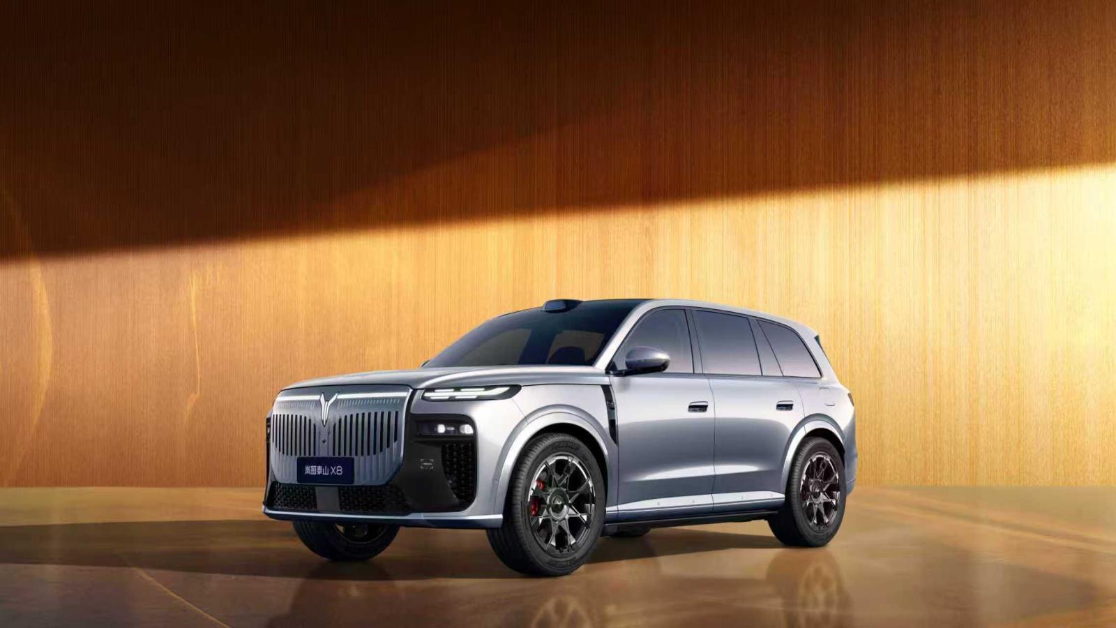 重构8系大五座赛道！岚图泰山X8携四激光与零重力座椅强势登场