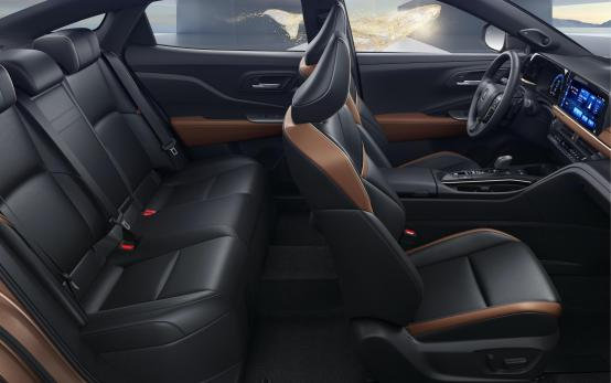 超 ·皇冠登场, 一汽丰田皇冠 SportCross 联袂新款皇冠威尔法精彩上市 超 ·皇冠登场, 一汽丰田皇冠 SportCross 联袂新款皇冠威尔法精彩上市