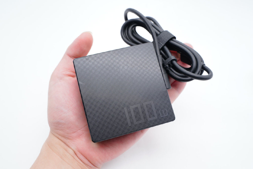 能败家的地方又多了,华硕ROG 100W PD快充充电器拆解休闲区蓝鸢梦想 - Www.slyday.coM 能败家的地方又多了,华硕ROG 100W PD快充充电器拆解休闲区蓝鸢梦想 - Www.slyday.coM