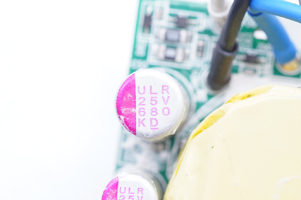 能败家的地方又多了,华硕ROG 100W PD快充充电器拆解休闲区蓝鸢梦想 - Www.slyday.coM 能败家的地方又多了,华硕ROG 100W PD快充充电器拆解休闲区蓝鸢梦想 - Www.slyday.coM