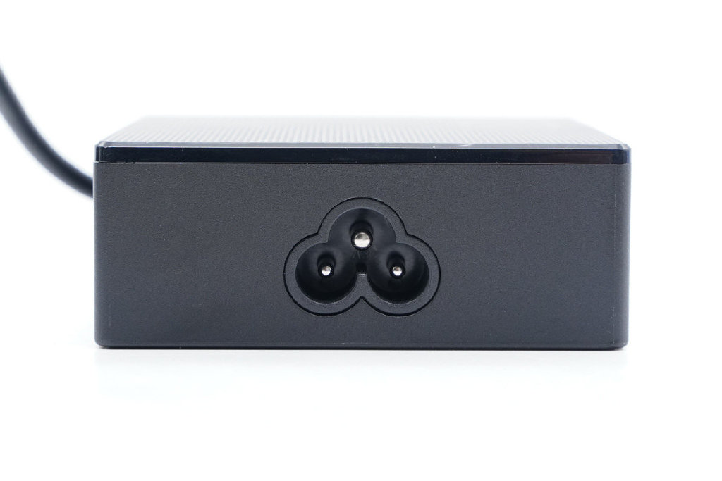 能败家的地方又多了,华硕ROG 100W PD快充充电器拆解休闲区蓝鸢梦想 - Www.slyday.coM 能败家的地方又多了,华硕ROG 100W PD快充充电器拆解休闲区蓝鸢梦想 - Www.slyday.coM