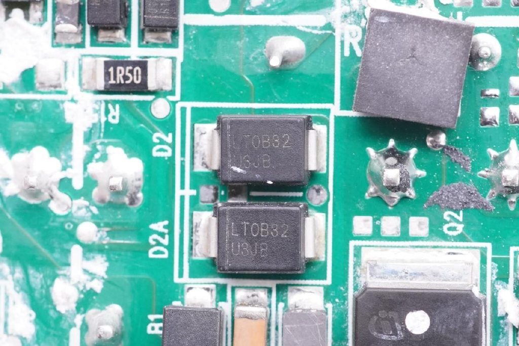 能败家的地方又多了,华硕ROG 100W PD快充充电器拆解休闲区蓝鸢梦想 - Www.slyday.coM 能败家的地方又多了,华硕ROG 100W PD快充充电器拆解休闲区蓝鸢梦想 - Www.slyday.coM