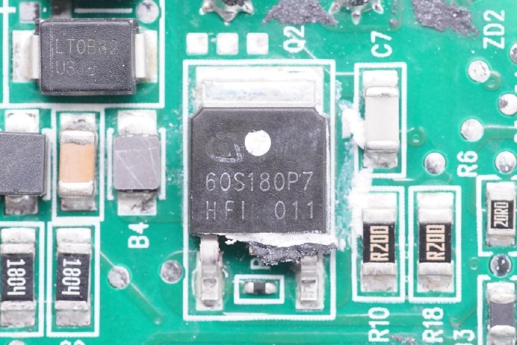 能败家的地方又多了,华硕ROG 100W PD快充充电器拆解休闲区蓝鸢梦想 - Www.slyday.coM 能败家的地方又多了,华硕ROG 100W PD快充充电器拆解休闲区蓝鸢梦想 - Www.slyday.coM