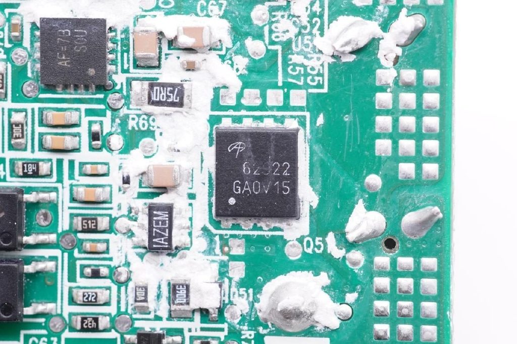 能败家的地方又多了,华硕ROG 100W PD快充充电器拆解休闲区蓝鸢梦想 - Www.slyday.coM 能败家的地方又多了,华硕ROG 100W PD快充充电器拆解休闲区蓝鸢梦想 - Www.slyday.coM