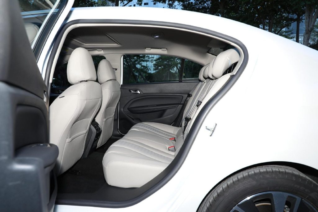 合资车卷成这样?这3台轿车定价刷新下限,果真被国产车逼急了